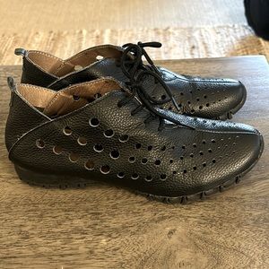Black Footlite Casual Sneakers